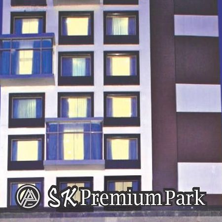 S.K Premium Park Hotel New Delhi Exterior photo